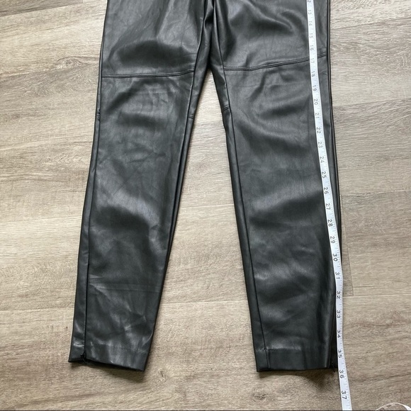 Reitmans Petites size 6 faux leather lined legging - Picture 2 of 8